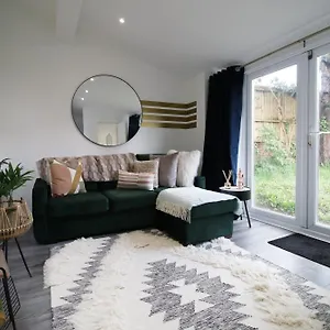 Minster House - Parking - Wifi Apartment Cardiff